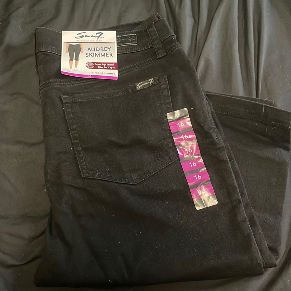 Audrey skimmer capris by seven7